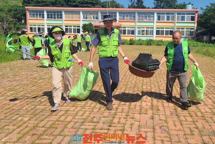 자연보호연맹 진주시협의회, ‘깨끗한 진주 만들기’ 환경정화활동