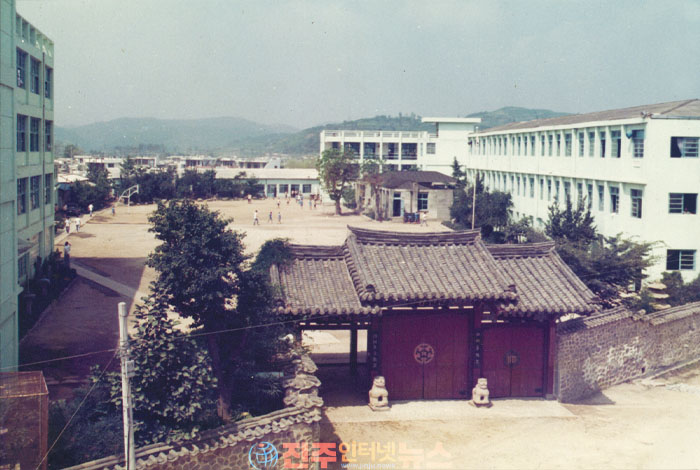 대아중고등학교 인사동 교정
