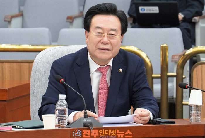 국민의힘 경남도당 새 도당위원장에 박상웅 의원 선출…'당 화합·2028 총선 승리' 승부수