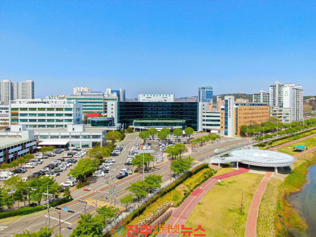 경상국립대학교병원 보건복지부 권역응급의료센터 3회 연속 재지정!