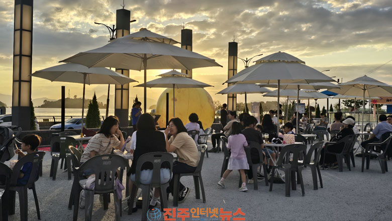 사천문화재단 노을에서 달빛까지 삼천포대교공원 달빛마당 성료